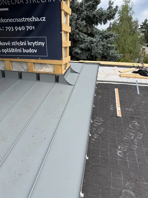 Panenské Břežany · Klempířské detaily