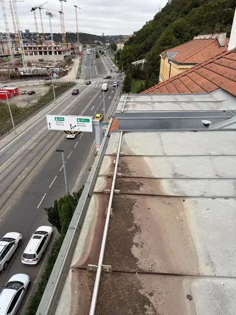 Radlická · Falcované střechy · Před realizací