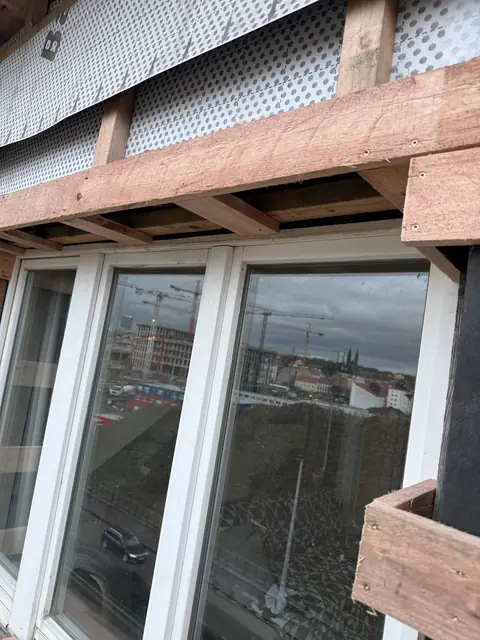 Radlická · Opláštění · Během práce